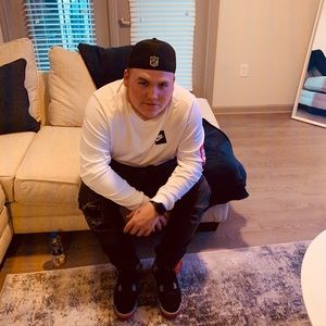 Meet your Posher, Christian